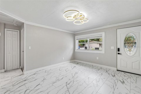 House in Tampa, Florida 3 bedrooms, 95.22 sq.m. № 2221235 - photo 14