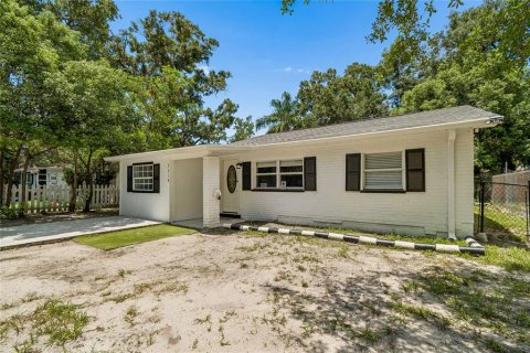 House in Tampa, Florida 3 bedrooms, 95.22 sq.m. № 2221235 - photo 6