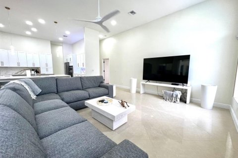 House in Wellington, Florida 5 bedrooms, 326.55 sq.m. № 2187319 - photo 28
