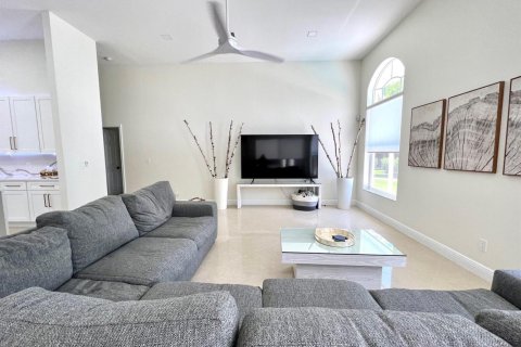 House in Wellington, Florida 5 bedrooms, 326.55 sq.m. № 2187319 - photo 9