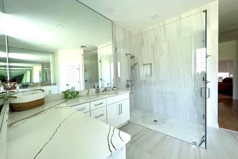 House in Wellington, Florida 5 bedrooms, 326.55 sq.m. № 2187319 - photo 15
