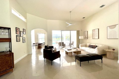 House in Wellington, Florida 5 bedrooms, 326.55 sq.m. № 2187319 - photo 19