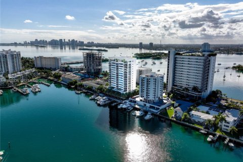 Condo à North Bay Village, Floride, 3 chambres  № 2024354