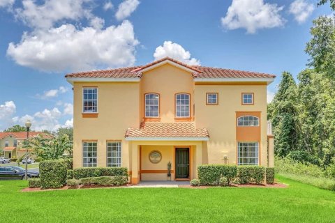Townhouse in Davenport, Florida 4 bedrooms, 160.72 sq.m. № 2364219