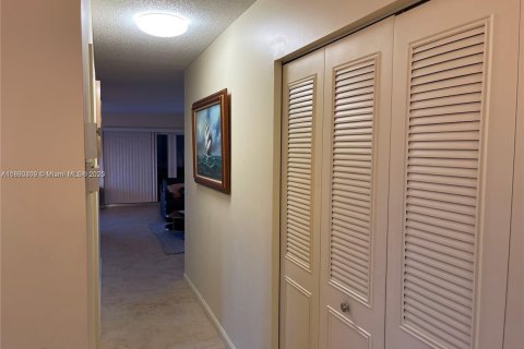 Copropriété à louer à Hollywood, Floride: 2 chambres, 89.19 m2 № 1946874 - photo 7