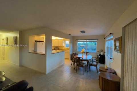 Copropriété à louer à Hollywood, Floride: 2 chambres, 89.19 m2 № 1946874 - photo 2