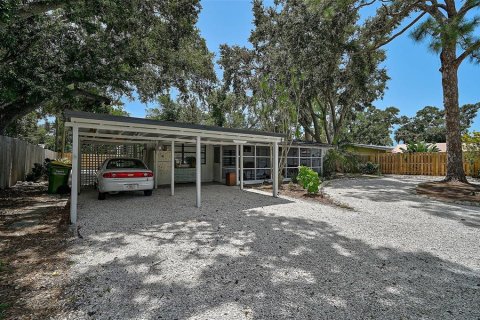 Villa ou maison à louer à Sarasota, Floride: 3 chambres, 139.54 m2 № 1884236 - photo 4