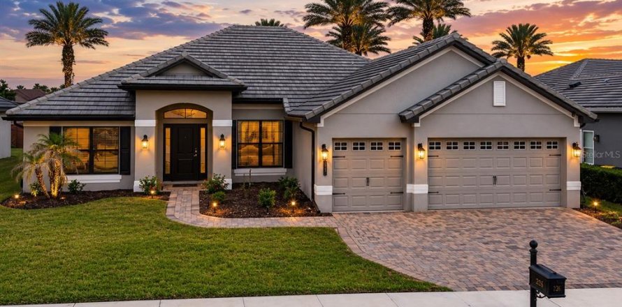 House in Auburndale, Florida 4 bedrooms, 238.94 sq.m. № 2100808