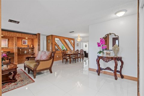 House in Miami, Florida 3 bedrooms, 166.02 sq.m. № 1975256 - photo 7