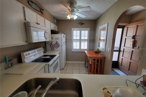 House in Clearwater, Florida 1 bedroom, 60.01 sq.m. № 2098666 - photo 3