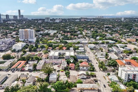 Immobilier commercial à Miami, Floride 186.92 m2 № 1995375