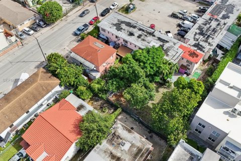 Immobilier commercial à vendre à Miami, Floride: 186.92 m2 № 1995375 - photo 8