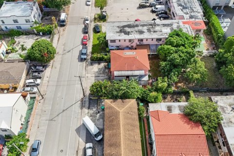 Immobilier commercial à vendre à Miami, Floride: 186.92 m2 № 1995375 - photo 9