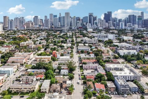 Immobilier commercial à vendre à Miami, Floride: 186.92 m2 № 1995375 - photo 10