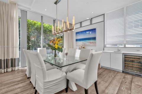 Townhouse in Surfside, Florida 4 bedrooms, 335.01 sq.m. № 2061845 - photo 17