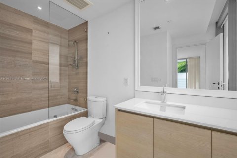 Townhouse in Surfside, Florida 4 bedrooms, 335.01 sq.m. № 2061845 - photo 27