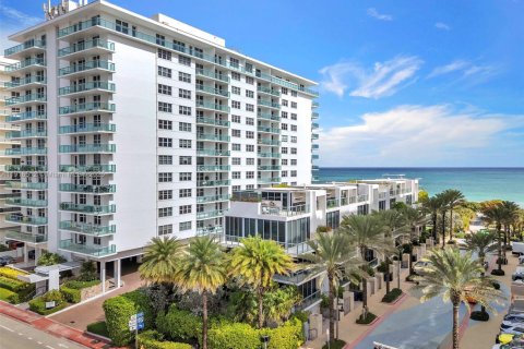 Townhouse in Surfside, Florida 4 bedrooms, 335.01 sq.m. № 2061845 - photo 5