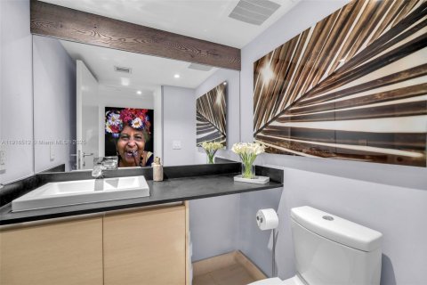 Townhouse in Surfside, Florida 4 bedrooms, 335.01 sq.m. № 2061845 - photo 25