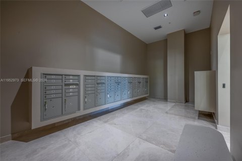 Appartement à louer à North Miami, Floride: 2 chambres, 95.22 m2 № 2008499 - photo 25