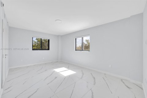 Appartement à louer à North Miami, Floride: 2 chambres, 95.22 m2 № 2008499 - photo 13