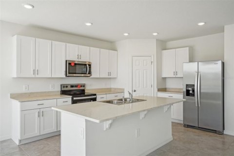 Villa ou maison à vendre à Poinciana, Floride: 4 chambres, 184.69 m2 № 1767863 - photo 13