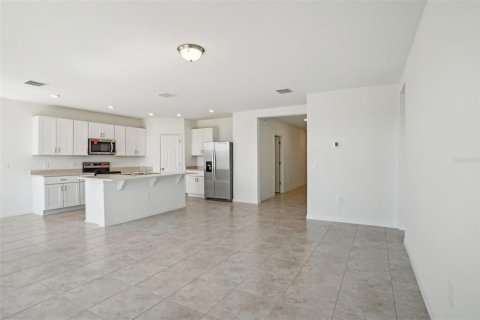 Villa ou maison à vendre à Poinciana, Floride: 4 chambres, 184.69 m2 № 1767863 - photo 8