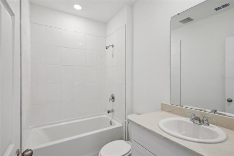 Villa ou maison à vendre à Poinciana, Floride: 4 chambres, 184.69 m2 № 1767863 - photo 24
