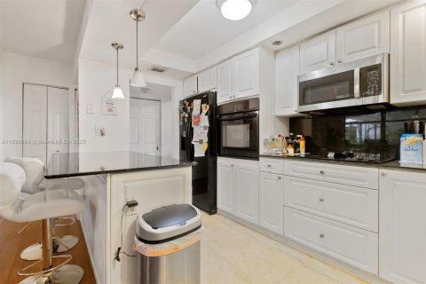Condominio en venta en Aventura, Florida, 3 dormitorios, 129.69 m2 № 1805973 - foto 14