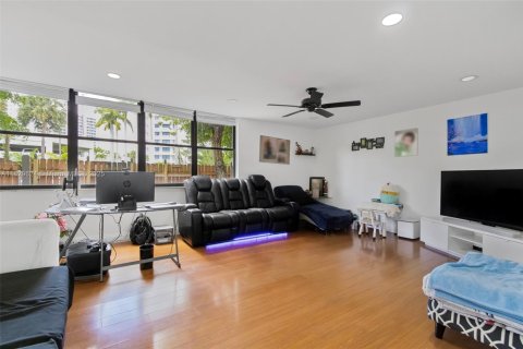 Condominio en venta en Aventura, Florida, 3 dormitorios, 129.69 m2 № 1805973 - foto 2