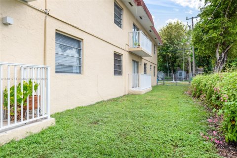 Снять в аренду виллу или дом в Майами, Флорида 2 спальни, 61.32м2, № 1924710 - фото 13