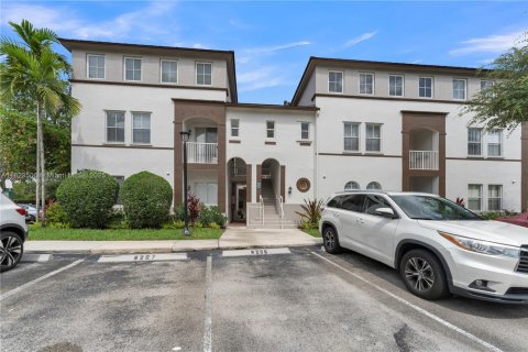 Condominio en venta en Miramar, Florida, 3 dormitorios, 124.49 m2 № 1788551 - foto 1