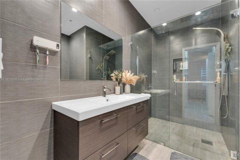 Condominio en venta en Miramar, Florida, 3 dormitorios, 124.49 m2 № 1788551 - foto 18
