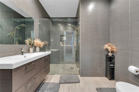 Condominio en venta en Miramar, Florida, 3 dormitorios, 124.49 m2 № 1788551 - foto 19