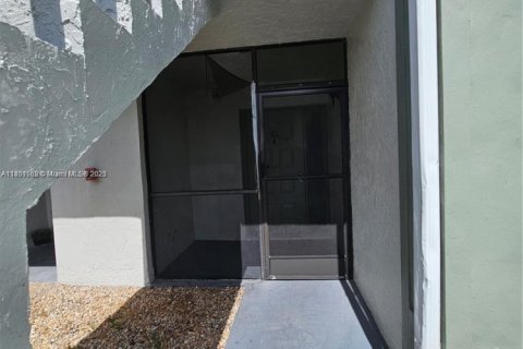 Condominio en alquiler en Homestead, Florida, 2 dormitorios, 89.19 m2 № 1857579 - foto 4