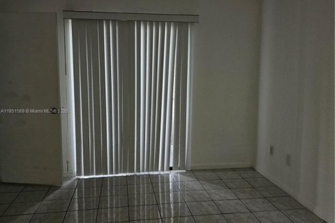 Condominio en alquiler en Homestead, Florida, 2 dormitorios, 89.19 m2 № 1857579 - foto 11