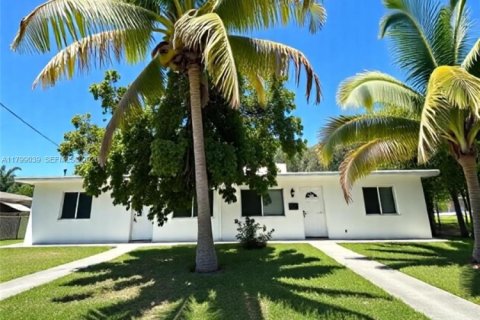 Commercial property in North Miami Beach, Florida 127.74 sq.m. № 1974261 - photo 15