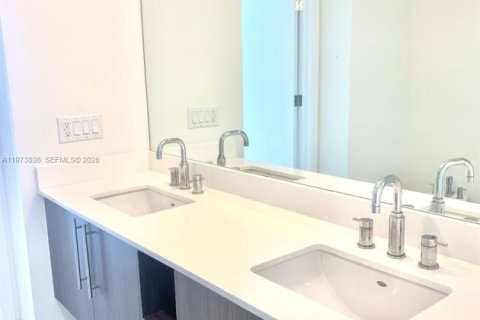 Copropriété à louer à Doral, Floride: 3 chambres, 115.57 m2 № 2036598 - photo 9