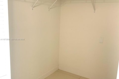 Copropriété à louer à Doral, Floride: 3 chambres, 115.57 m2 № 2036598 - photo 11