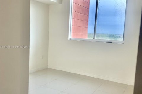 Copropriété à louer à Doral, Floride: 3 chambres, 115.57 m2 № 2036598 - photo 12