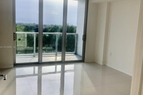 Copropriété à louer à Doral, Floride: 3 chambres, 115.57 m2 № 2036598 - photo 7