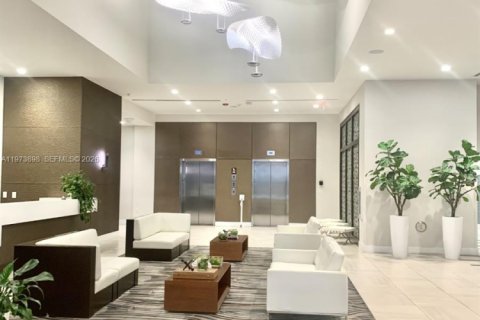 Copropriété à louer à Doral, Floride: 3 chambres, 115.57 m2 № 2036598 - photo 2