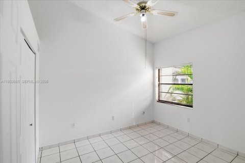 Condominio en alquiler en Miami, Florida, 2 dormitorios, 102.84 m2 № 2003410 - foto 25