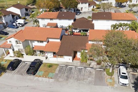 Condominio en alquiler en Miami, Florida, 2 dormitorios, 102.84 m2 № 2003410 - foto 30