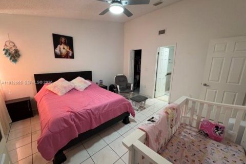 Condo in Miami, Florida, 2 bedrooms  № 2003410 - photo 8