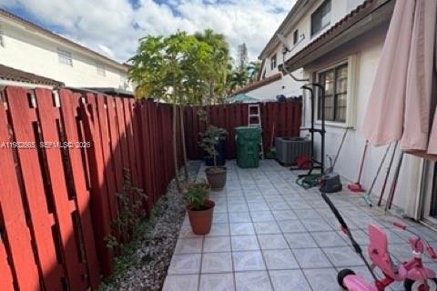 Condo in Miami, Florida, 2 bedrooms  № 2003410 - photo 17