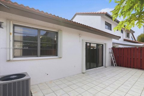 Condominio en alquiler en Miami, Florida, 2 dormitorios, 102.84 m2 № 2003410 - foto 28