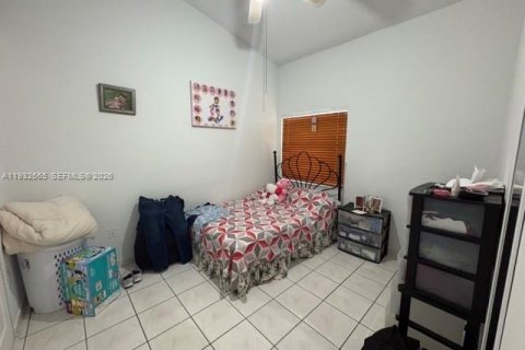 Condo in Miami, Florida, 2 bedrooms  № 2003410 - photo 13