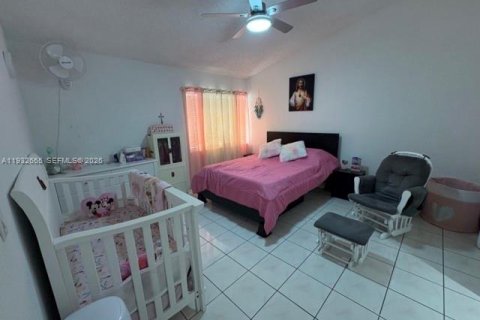 Condo in Miami, Florida, 2 bedrooms  № 2003410 - photo 9