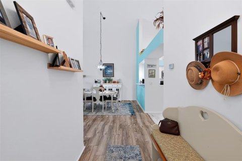 Adosado en venta en Tarpon Springs, Florida, 3 dormitorios, 147.71 m2 № 2428852 - foto 8