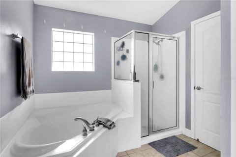 House in Clermont, Florida 4 bedrooms, 170.57 sq.m. № 2196383 - photo 4